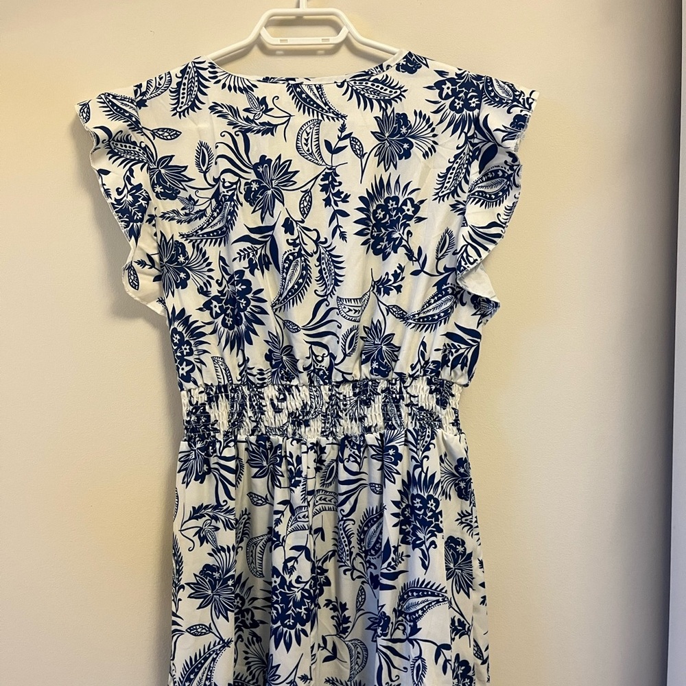 Elegant Blue and White Floral Maxi Dress - Picture 5 of 6